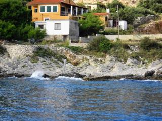 Apartments by the sea Cove Donja Kruscica - Donja Krusica, Solta - 14709 - Grohote - 0