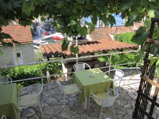 Apartments by the sea Stomorska, Solta - 14960 - 4