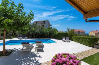 Family friendly apartments with a swimming pool Podstrana, Split - 15040 - 3