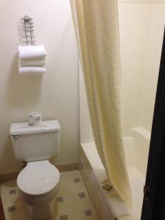 Super 8 by Wyndham Belgrade/Bozeman Airport - 9