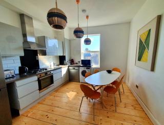 Sunny Apartment with a 10 minute walk to the Sea. - 8