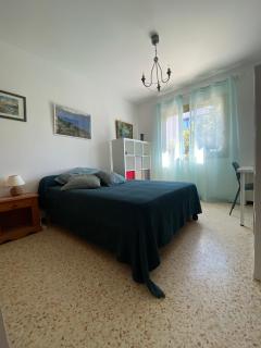 Haut de villa avec terrasse privative jardin et parking tout près des plages - Tolone - 2