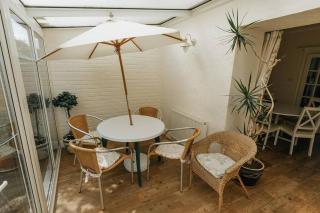 FIR TREE COTTAGE - Cosy 3 Bed Cottage in Penrhyn Bay with Beautiful Sea Views and Access to Snowdonia - Llandrillo-yn-Rhôs - 4
