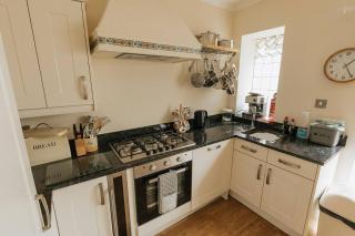 FIR TREE COTTAGE - Cosy 3 Bed Cottage in Penrhyn Bay with Beautiful Sea Views and Access to Snowdonia - 6