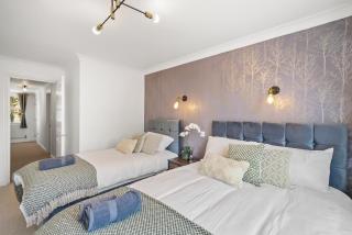 PRIME 3 BED HOUSE to BICESTER OUTLET for 8 People by Platinum Key Properties - 1