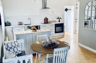 Wavecrest Holiday Cottage by Trident Holiday Homes - Garryvoe - 8