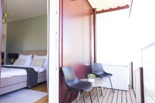 Exclusive 2-Bedroom condo with Pool & Balcony - 1