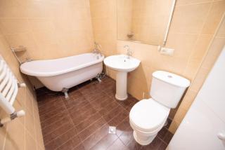 Central Vake w/ free parking . 2 Bedroom / 1 Bath - Tbilisi - 9