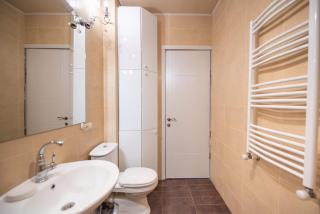 Central Vake w/ free parking . 2 Bedroom / 1 Bath - Tbilisi - 3