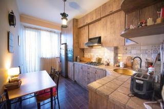 Central Vake w/ free parking . 2 Bedroom / 1 Bath - Tbilisi - 2