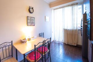 Central Vake w/ free parking . 2 Bedroom / 1 Bath - Tbilisi - 1