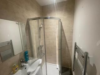 Lovely 1 bedroom apartment with on street parking - Londres - 2