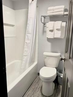 Schmidt's Creek Hotel - Osage Beach - 9