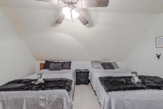 Bear Pause Cabin 3 BR/3BA Amazing view of the Lake - Seven Devils - 8