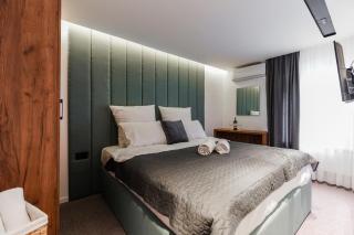 The White Tree - Pristina - 9