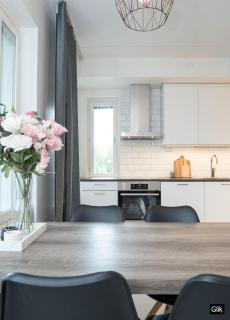 Spacious and cozy, well equipped, 2 bedroom apartment in great location - Tampere - 2
