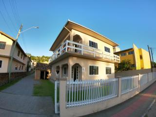 Casas na avenida da Praia da Ferrugem REF 55 - 0