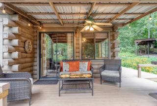 Magical Mountain Riverfront Retreat near Blue Ridge Georgia with Unforgettable Views! - Mineral Bluff - 1