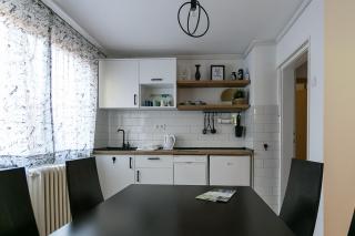 BeeStrick Apartment - Charming and Spacious - 3