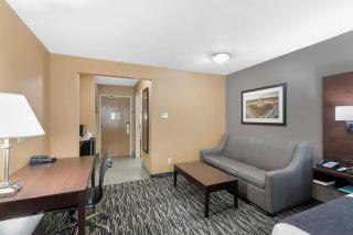Best Western Plus Denton Inn & Suites - Denton - 1