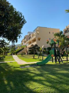 Nice ground floor apartment- 2 bedrooms - 450 meters from the beach - Cabopino - 5