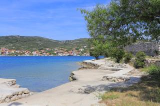 Apartments by the sea Vinisce, Trogir - 11029 - Vinišće - 5