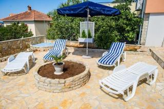 Family friendly house with a swimming pool Rogoznica - 15176 - Rogoznica - 3