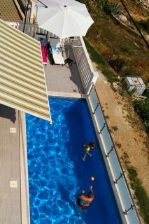 Apartments with a swimming pool Mali Rat (Omis) - 9698 - 2