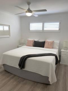 Rainbow Beach Dream Newly Renovated Stylish One Bedroom Apartment - Rainbow Beach - 0