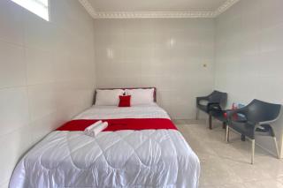 RedDoorz Plus near Cito Mall Surabaya - Siwalapkerto - 9