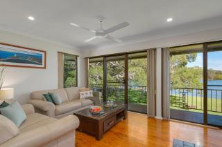 Punt House - riverfront home with ramp access - Dunbogan - 2