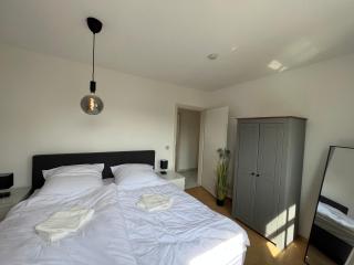 Cozy-Livings viel Platz, großer Balkon, STELLPLATZ, Küche - Bad Homburg vor der Höhe - 9