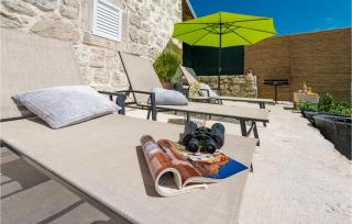 Stunning Home In Dubravica - 3