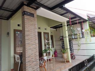Emmir Homestay - Cilacap - 0