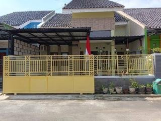 Emmir Homestay - Cilacap - 7