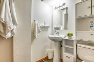 Spacious 6-Bedroom Near USAFA *Pet Friendly* - 2