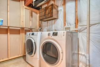 Spacious 6-Bedroom Near USAFA *Pet Friendly* - 4