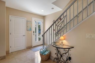 Blue Water Escape Villa - 4