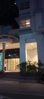 101 Newport Boulevard -Terminal 3 Airport - 1