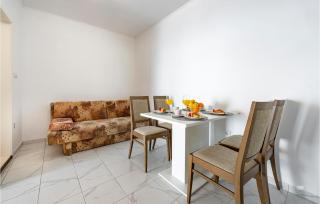 Amazing Apartment In Dubravica - 7