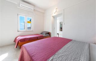 Amazing Apartment In Dubravica - 4