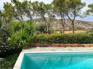 Saronida Boutique Villa Private Pool, Sea views, Lovely Gardens & Roof Terrace - Saronida - 7