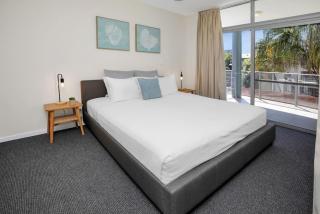 Pool View City Centre Apartment 202 - 3