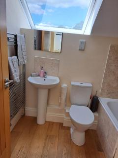 1 Bed Loft - Sleeps 2 - Parking - Wifi - 7