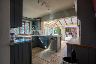 Remarkable 4-Bed Cottage in Cearleon - Newport - 6