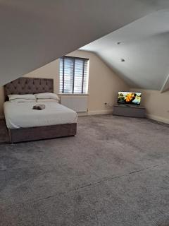 1 Bed Loft - Sleeps 2 - Parking - Wifi - 8