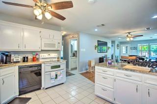 Lakefront Family Home with Boat Dock and Slip in Texas - Trinidad - 1