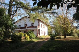 maison de campagne avec grand lac et park arboré - - 0