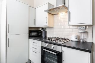 JETSON HOUSE - LUXURY 4-BED WITH KING SIZE BEDROOM Near Etihad - 8