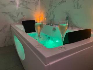 Trog'Love: Balnéo détente dans une troglodyte - 9